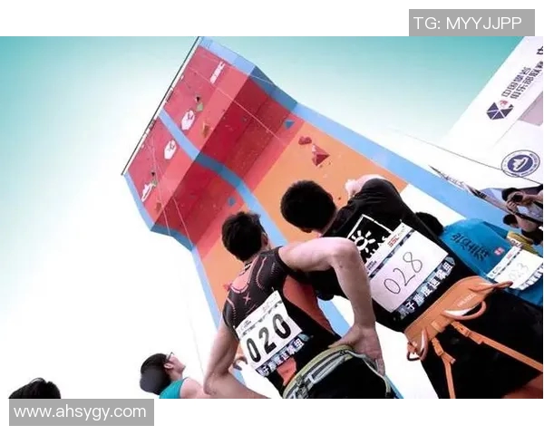 西安攀岩队运营模式解析与攀岩热点发展趋势探讨 西安攀岩队运营模式解析与攀岩热点发展趋势探讨